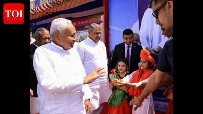 Emotional appeals to CM not to leave Bihar