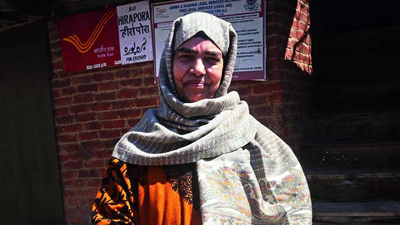  J&K's first postwoman clocks 25 letters a day, 30 years on foot