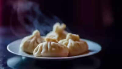 10, including 9 from one family, fall ill after eating momos in Noida