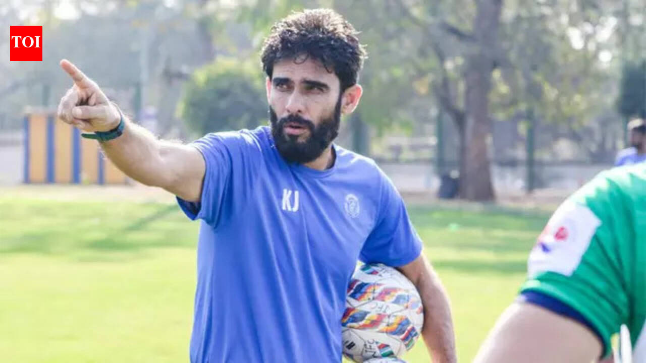 Indian football team, coach Khalid Jamil denied entry over Kochi stadium pay dispute