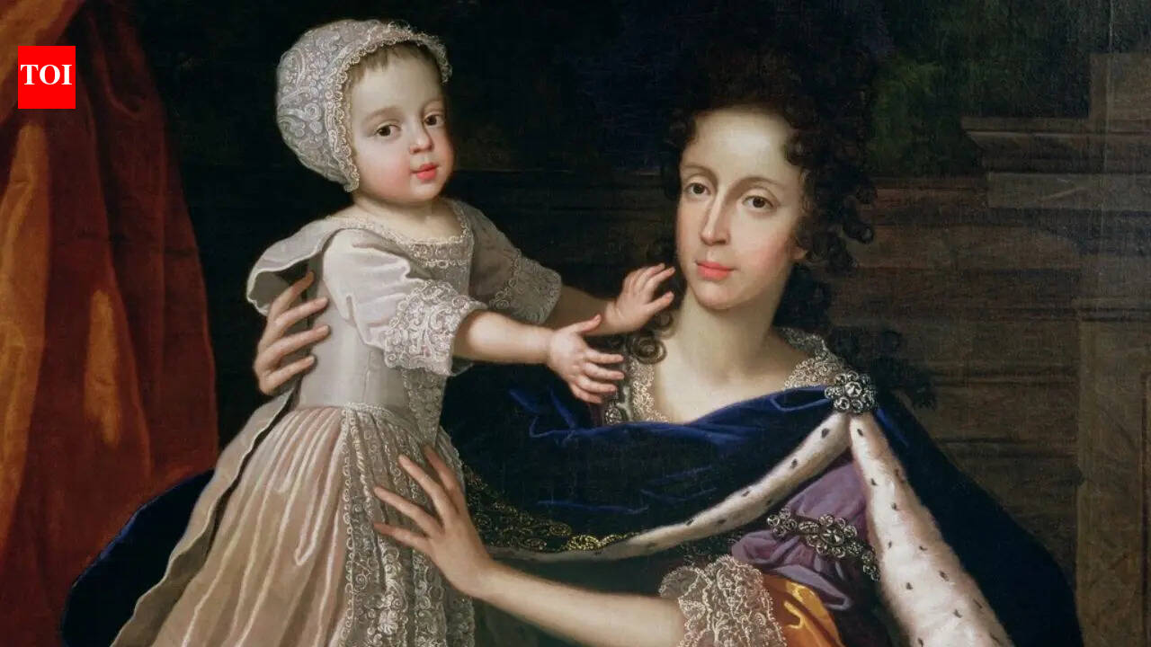 Why 70 people were invited to witness Mary of Modena’s birth in 1688