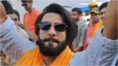 Did Ranveer Singh pray at Kashi Vishwanath 