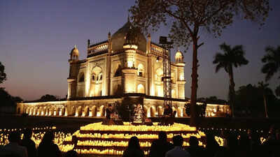 In Candlelight Glow, Delhi's Past Comes Alive with Music
