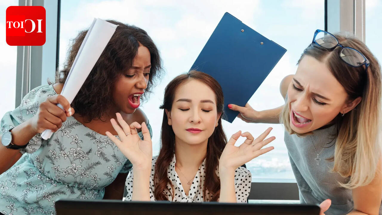 6 powerful ways to stay calm even when others lose control