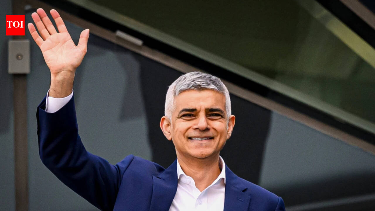 Is London mayor Sadiq Khan becoming a Lord? Report says Keir Starmer considering peerage to ‘shore up his own position’