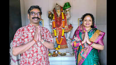 Hemant, Kalpana to kick off JMM's Assam poll campaign today