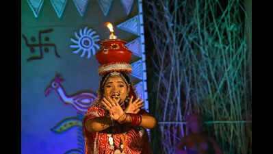32nd Orange City Craft Mela opens to lights, rhythm, colour