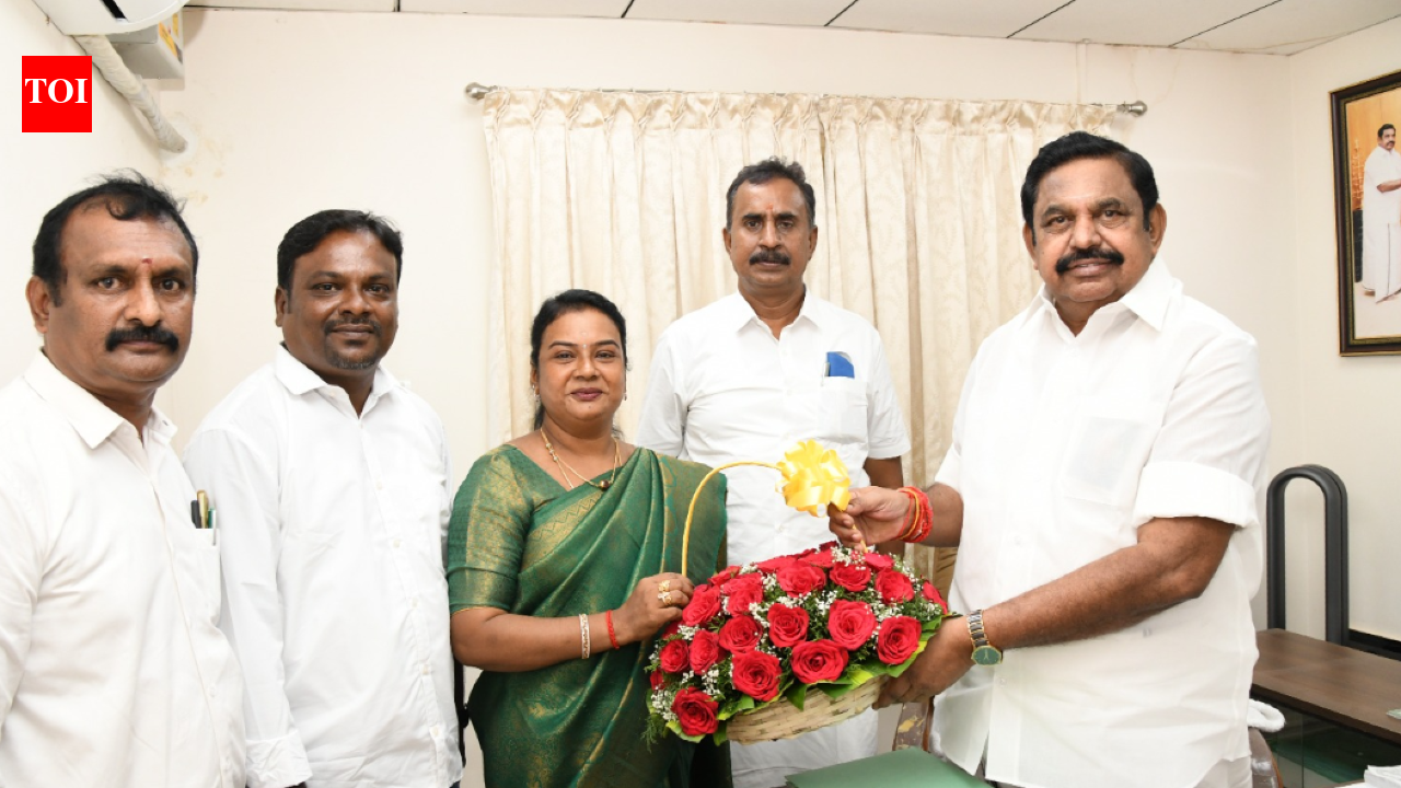 DMK councillor in Coimbatore joins AIADMK ahead of TN assembly election