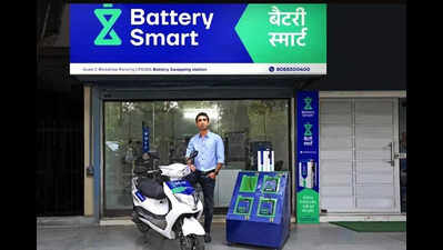 Replacing battery becomes easy at Banaras Rly Station