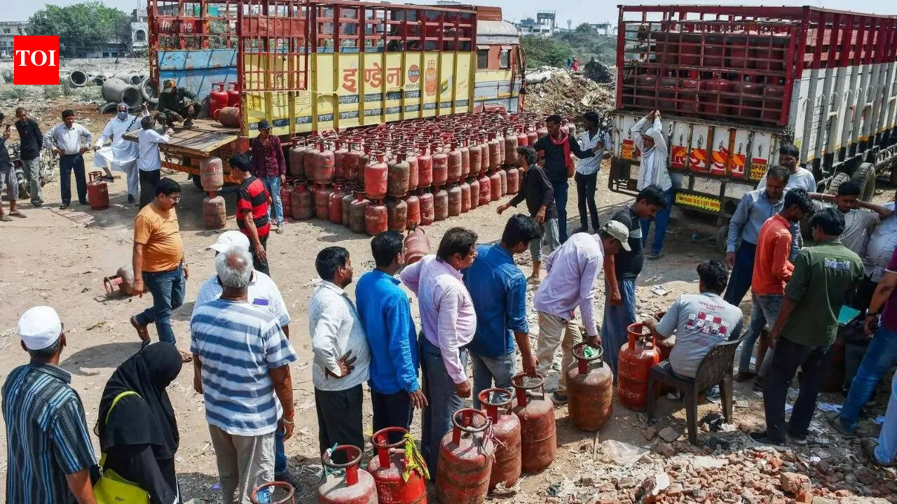 LPG News Highlights: Govt ramps up supply amid industry disruptions ...