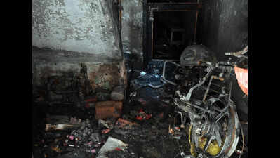 Six, including toddler, injured in northwest Delhi fire