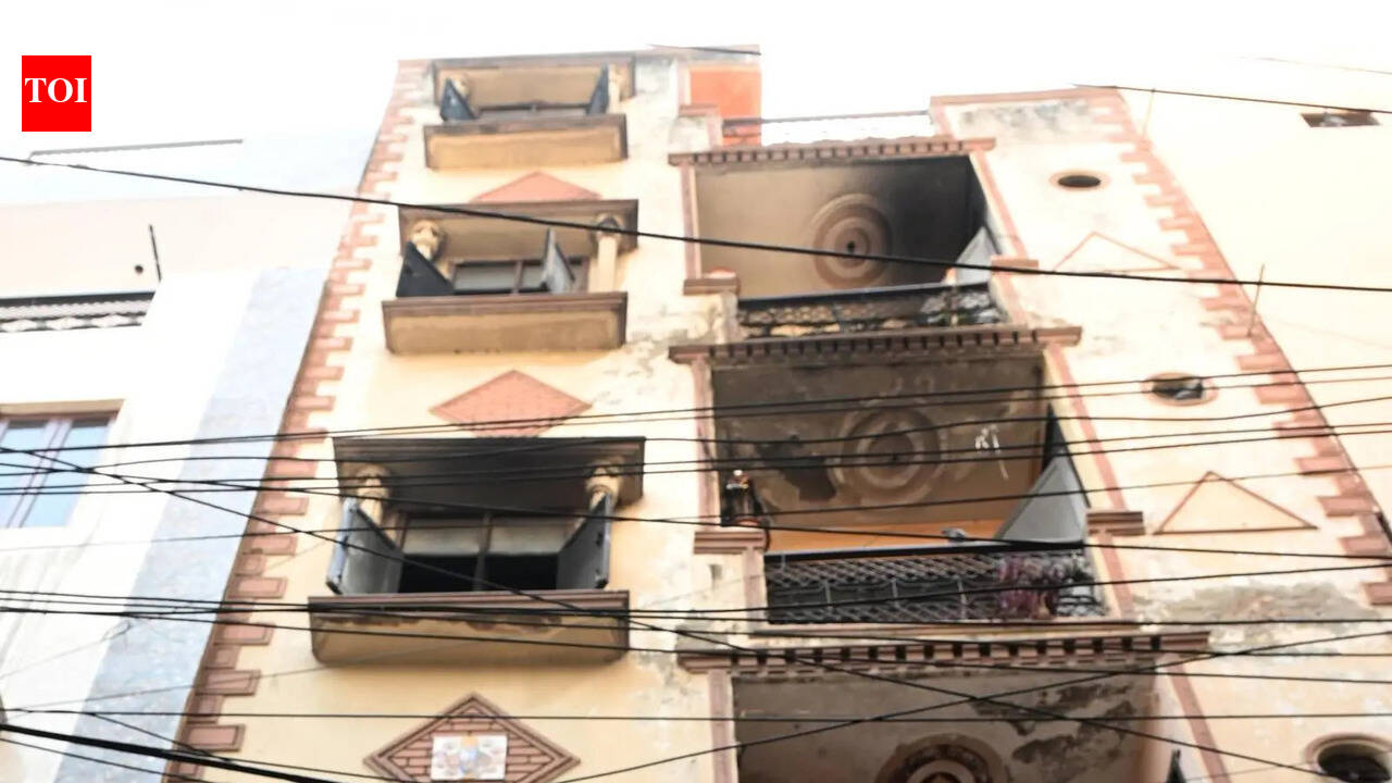 Six, including toddler, injured in northwest Delhi fire