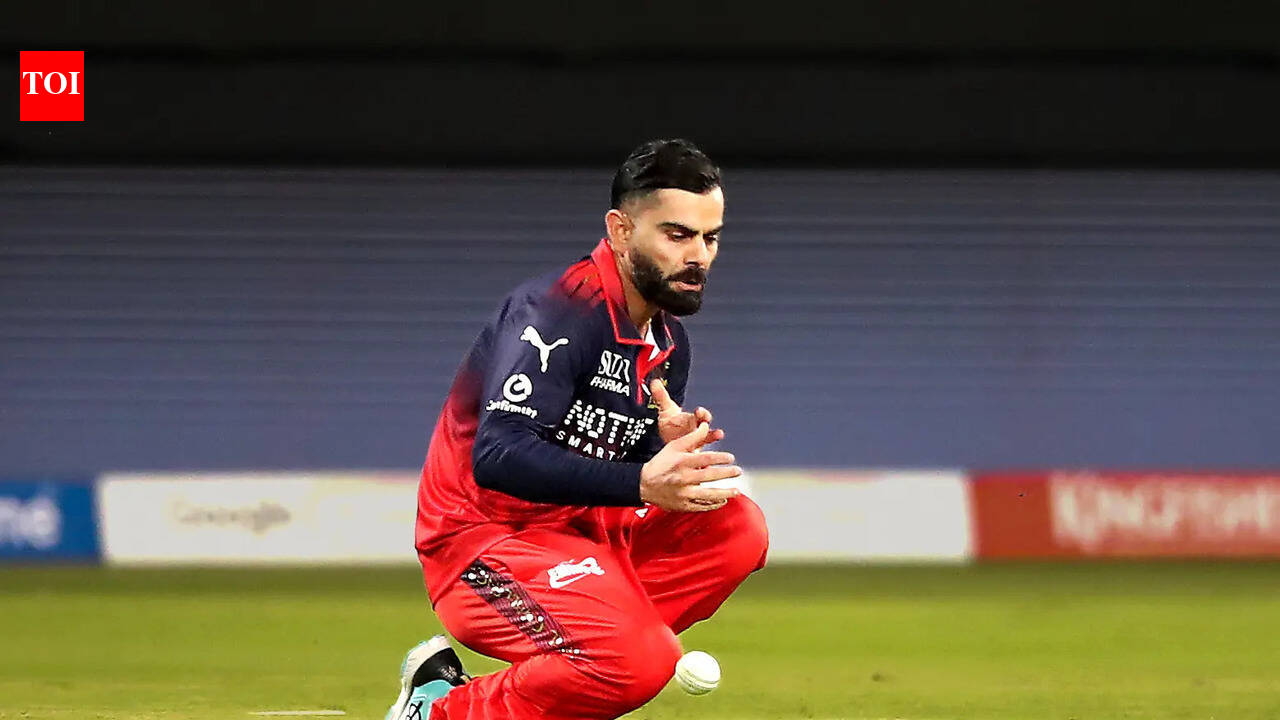 Virat Kohli drops sitter vs SRH, Anushka Sharma’s reaction goes viral – Watch | Cricket News – The Times of India