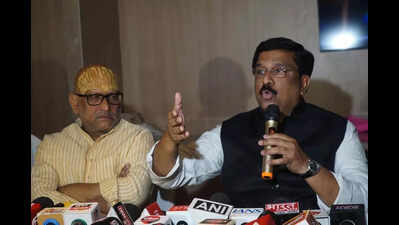 Cong slams Modi govt for ‘stand in line’ scheme