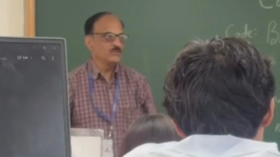 'Sharm nahi aati tumko': Bengaluru professor who called student 'terrorist' 13 times suspended
