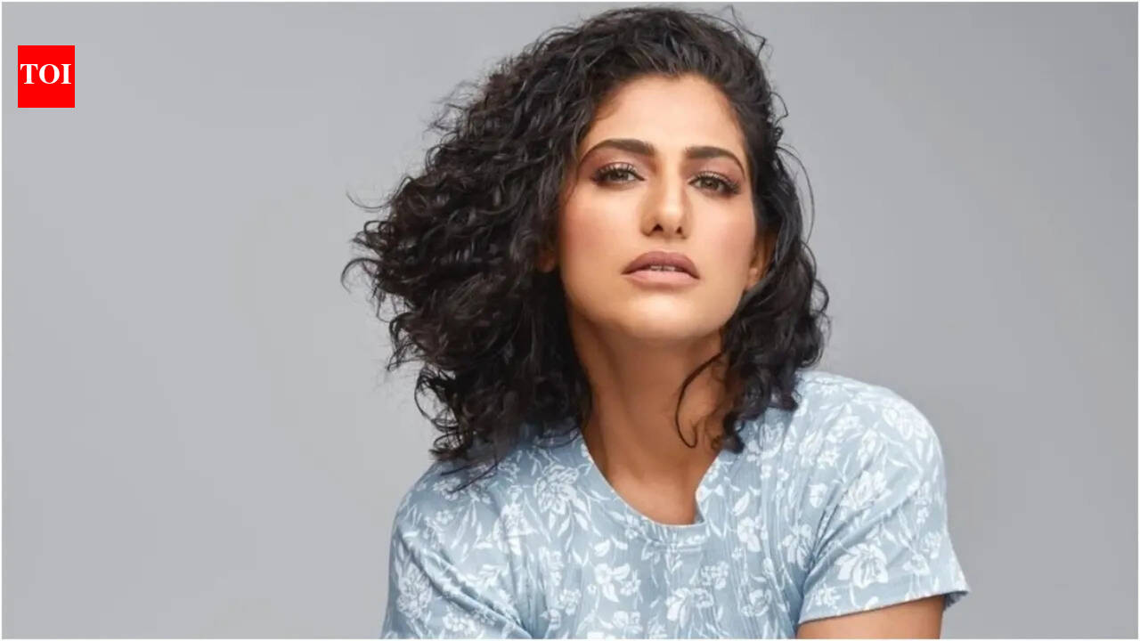 Did Kubbra Sait just take a dig at actors undergoing surgery for unrealistic body standards? says, 'Why are we insecure?