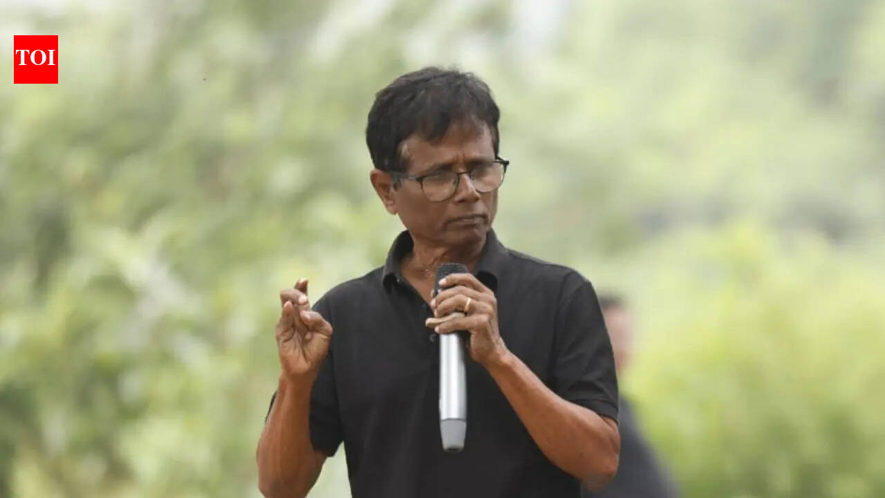 Creating a film that is both commercially successful and meaningful is difficult: Sasi