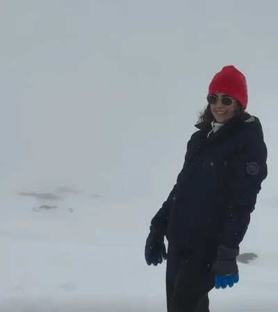 Sanya Malhotra channels her inner Kajol as she grooves on 'Zara sa Jhoom lu main' amidst snow