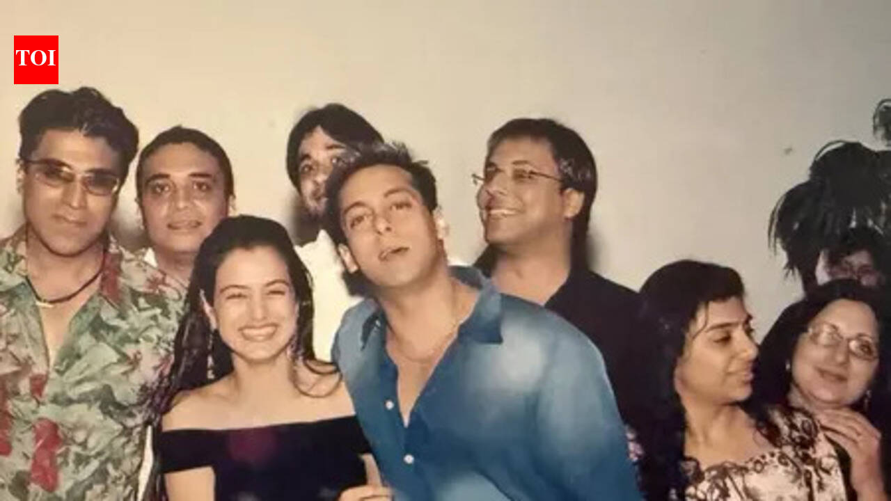 Ameesha Patel drops a throwback pic from her birthday celebration with Salman Khan