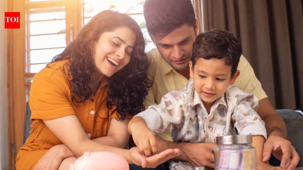 Using everyday life moments to teach money lessons