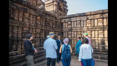 Earnings from tourist spending fell nearly 28% in 2024