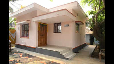 Yakshagana Kalaranga hands over 92nd house at Udyavara