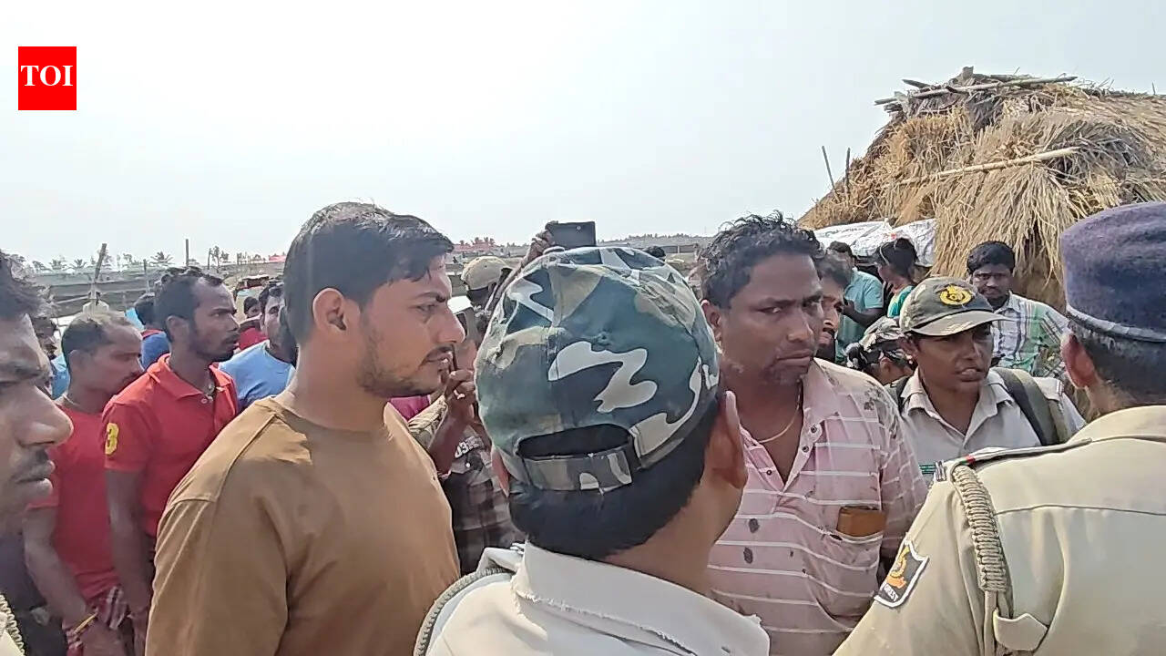 Demolition of illegal shrimp farms halted after assault on forest staff