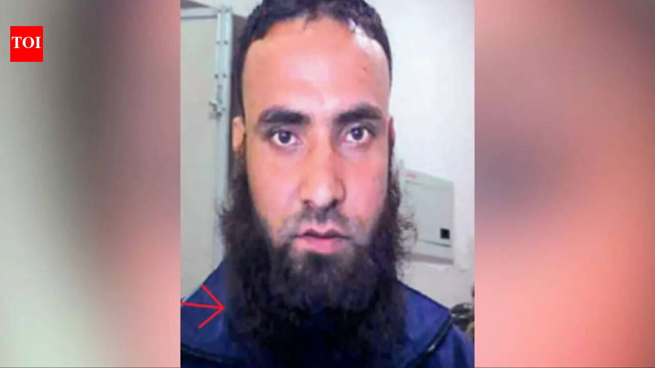 Delhi Police nab Lashkar-e-Taiba commander Shabbir Ahmed Lone near Bangladesh border