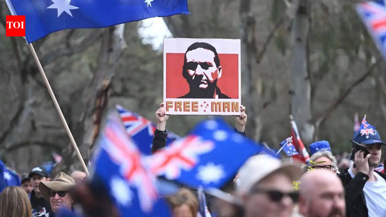 Australian fugitive shot dead by police after seven-month manhunt