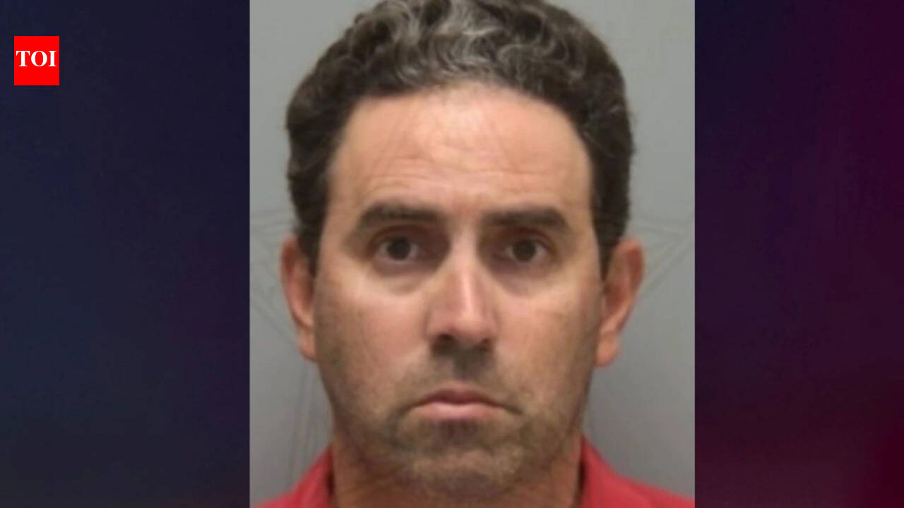 Florida man brandishes 3-foot sword during argument with neighbour in Cape Coral, arrested