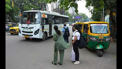 Shuttle buses roll into auto void, commuters welcome ‘reliable’ rides