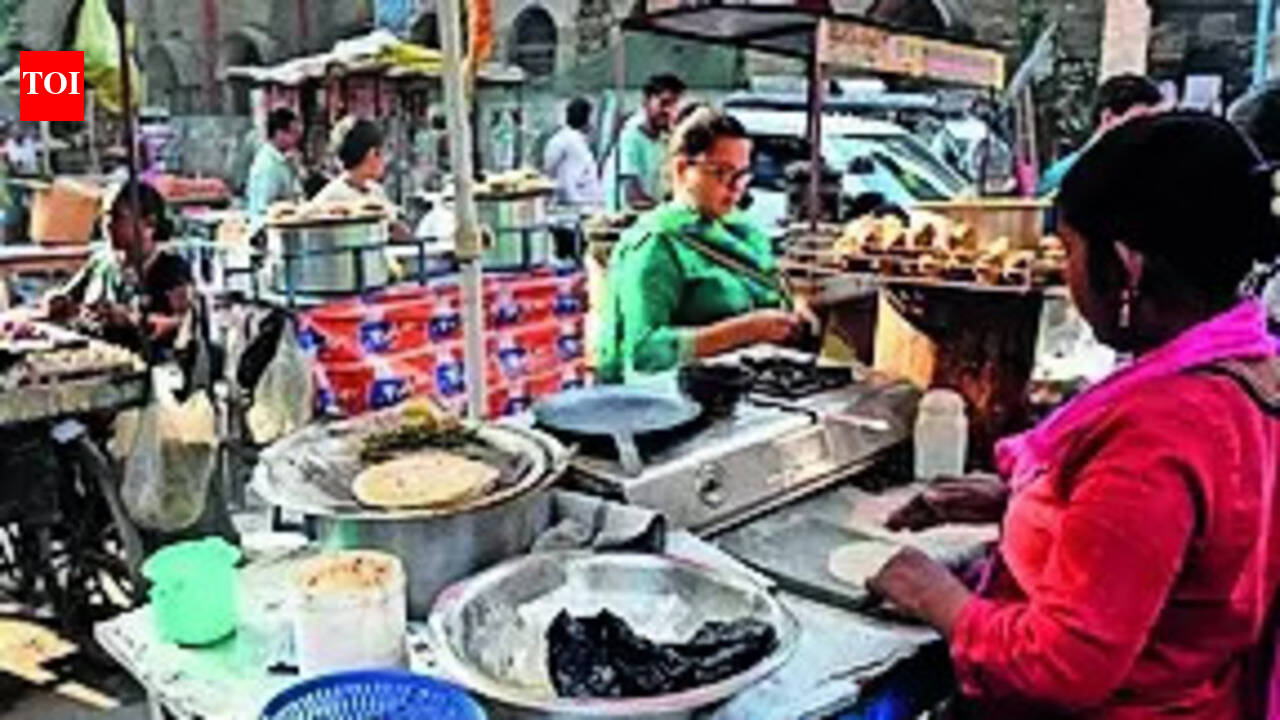 Roadside vendors hike food prices amid shortage of commercial LPG in city