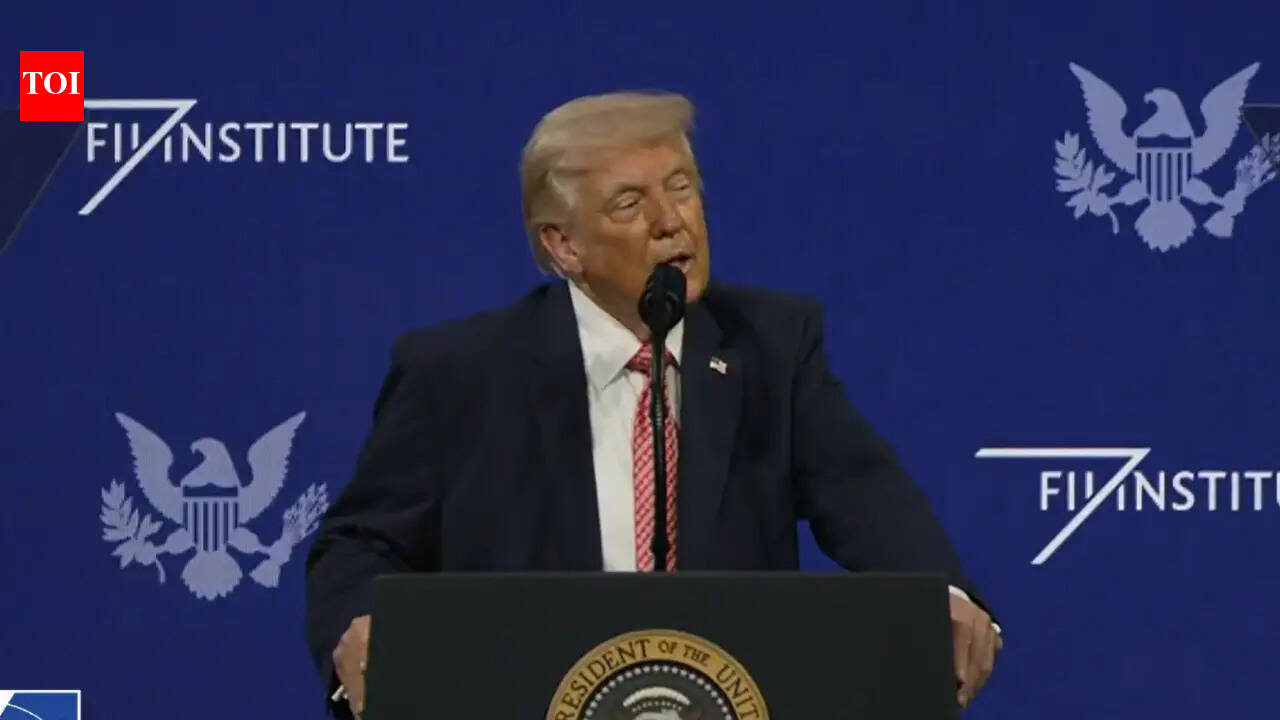 Willing to end war without re-opening Hormuz, Donald Trump tells aides as Iran refuses to budge