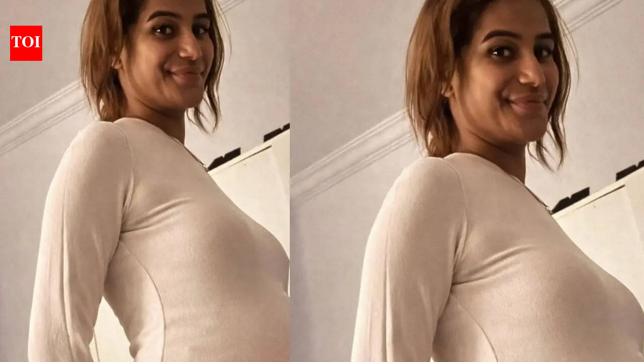 Poonam Pandey sparks pregnancy rumours as she shares pictures of her baby bump; fans call it an April Fool’s prank