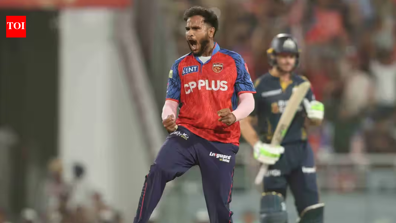 PBKS vs GT, IPL 2026 live: Vijaykumar breaks partnership, removes Phillips
