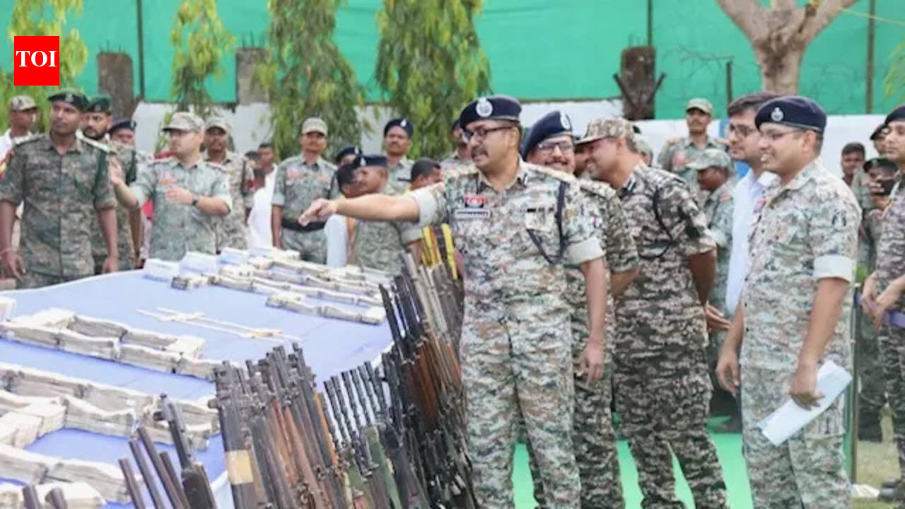 Chhattisgarh: 34 Maoists surrender across Bastar region on deadline day; Huge dump of gold, cash recovered
