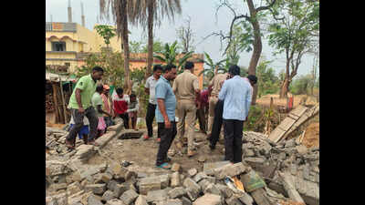 2 suffocate inside septic tank in Sambalpur district, 1 critical