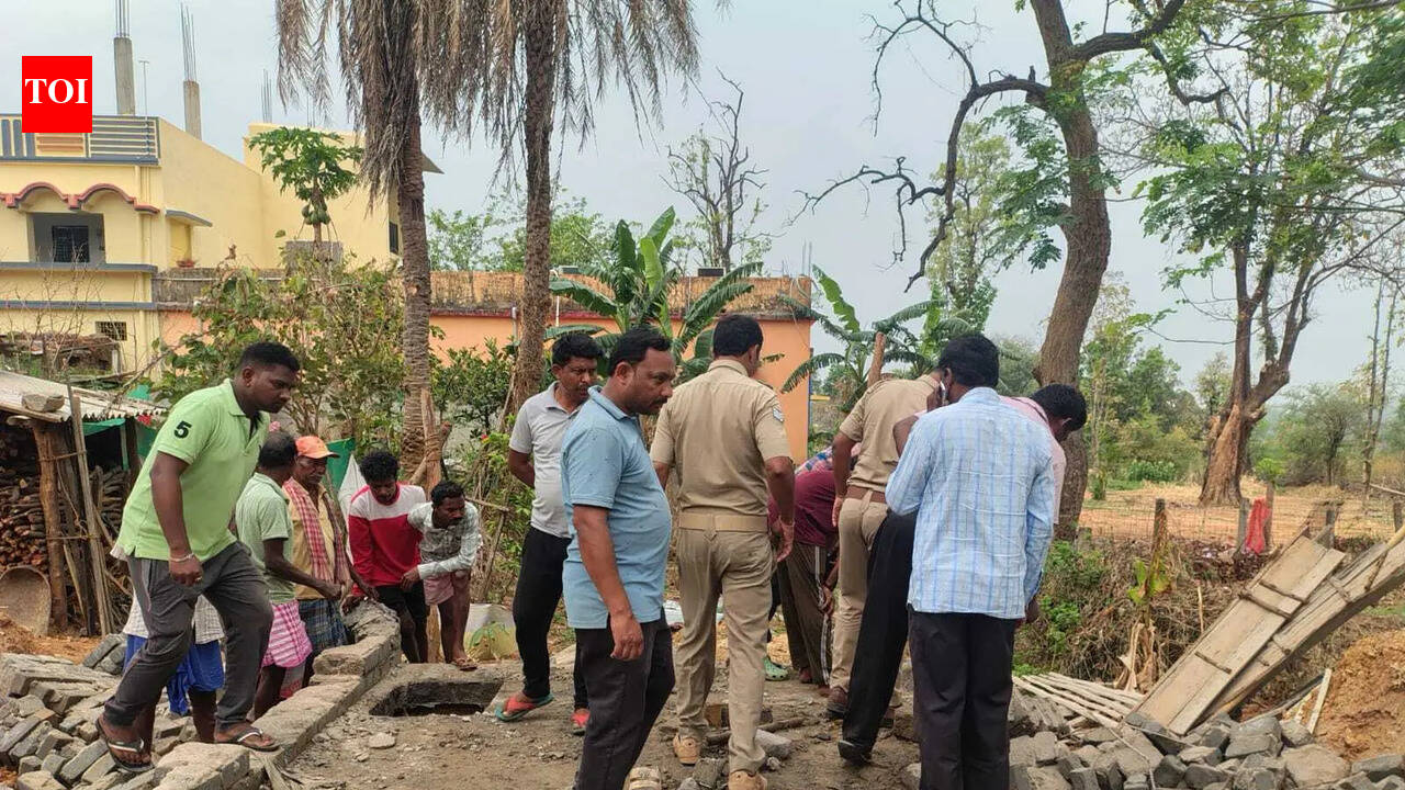 2 suffocate inside septic tank in Sambalpur district, 1 critical