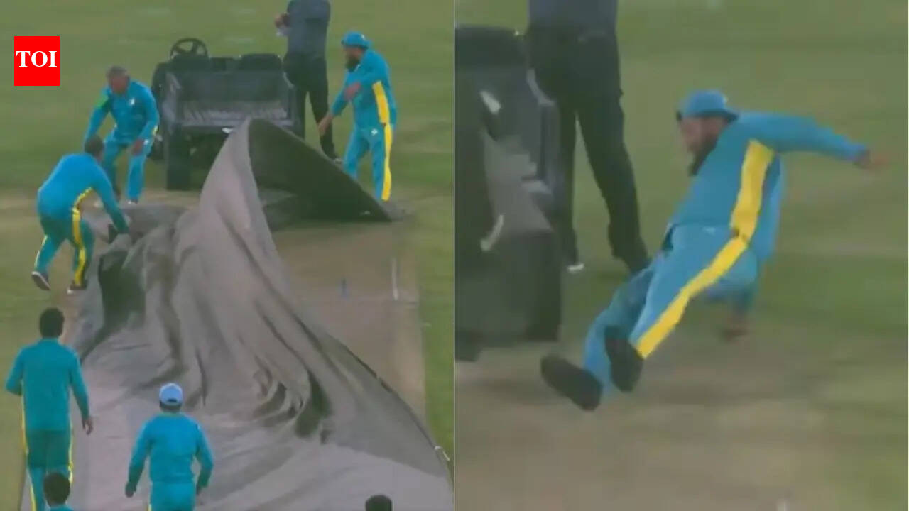 Chaos at Gaddafi Stadium: PSL ground staff slip, fall as covers fly in Lahore - Watch
