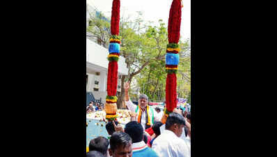 Senior leaders from BJP, Cong campaign as Davanagere South bypoll heats up
