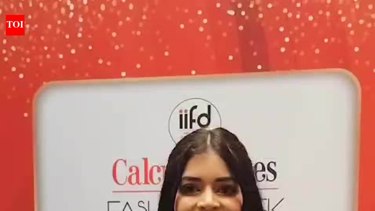 Madhumita stuns at the Calcutta Times Fashion Week