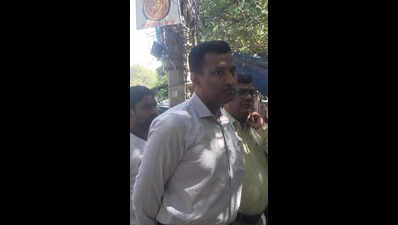 MCD dy commissioner held in 4L bribery case