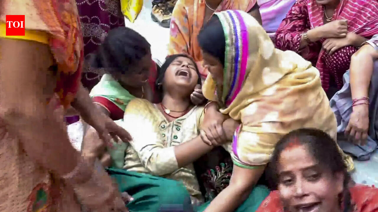 8 women among 9 die in Nalanda temple stampede