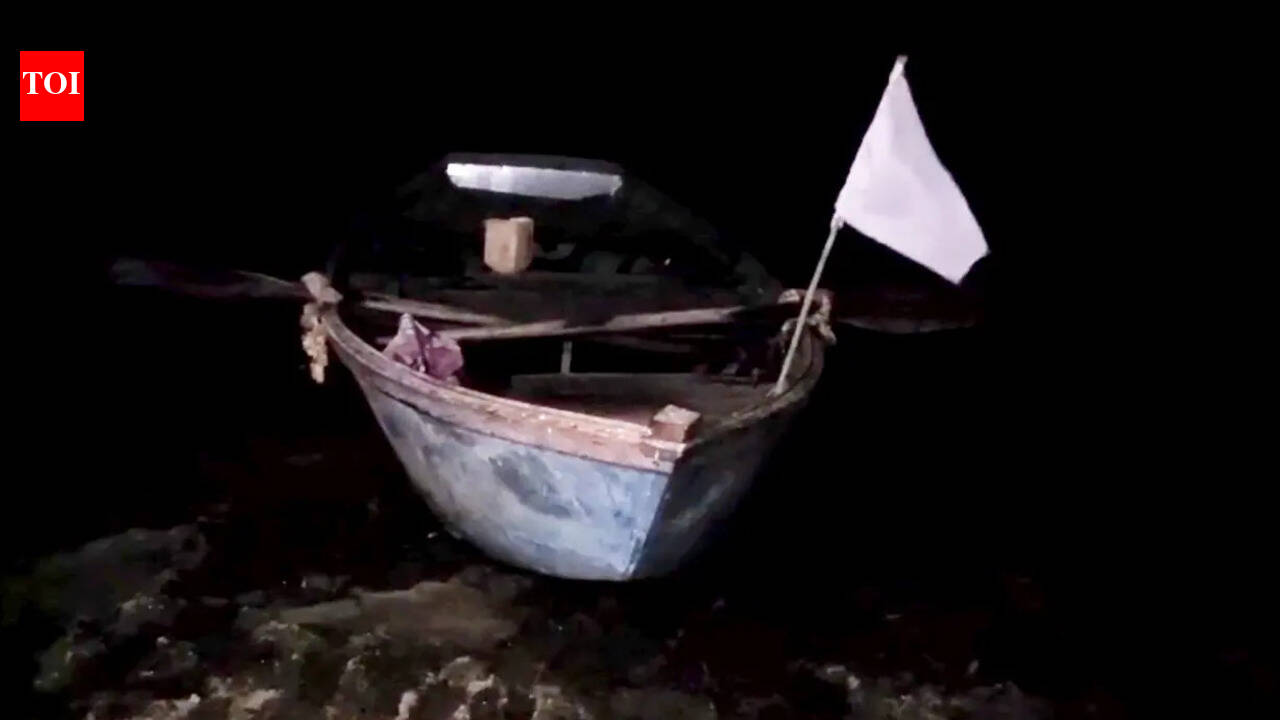 Girl feared drowned as boat capsizes in Buxar