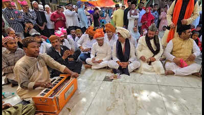 Bainsla makes strategic move with dargah visit