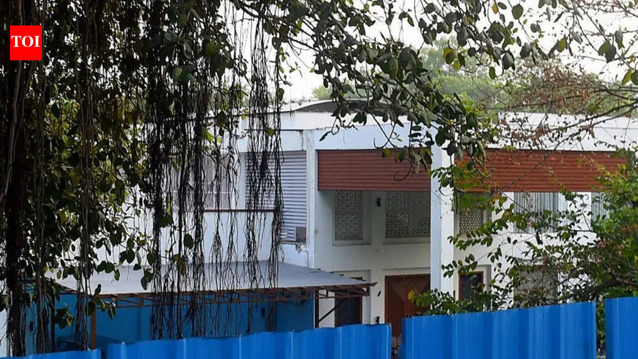 Govt plans to demolish ‘jinxed house’ at Shamnath Marg