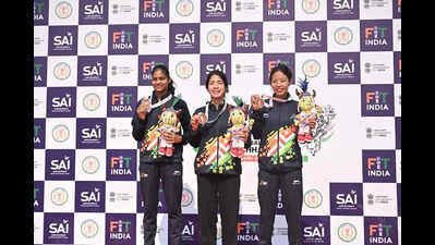 K’taka stays ahead as rain disrupts track