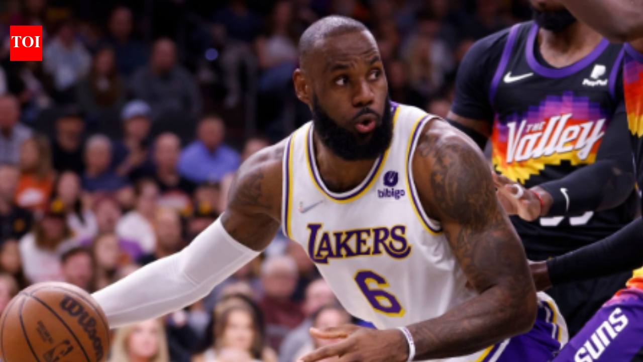 Is LeBron James playing tonight vs the Cleveland Cavaliers? Latest update on the Los Angeles Lakers star's injury report (March 31, 2026)