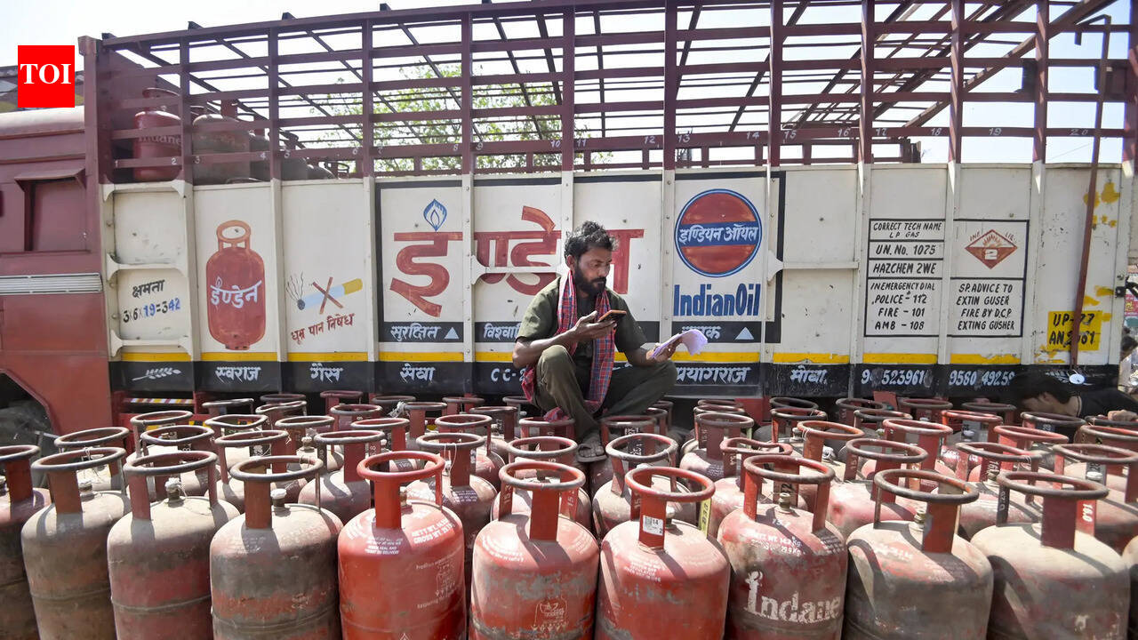 Price of commercial LPG cylinders hiked by Rs 195.50