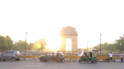 Delhi wakes up to sunny morning after rain; temperature may touch 37°C by Thursday